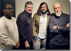 JOHN SCOFIELD´S “YANKEE GO HOME”, Bild: Jean Maxwell